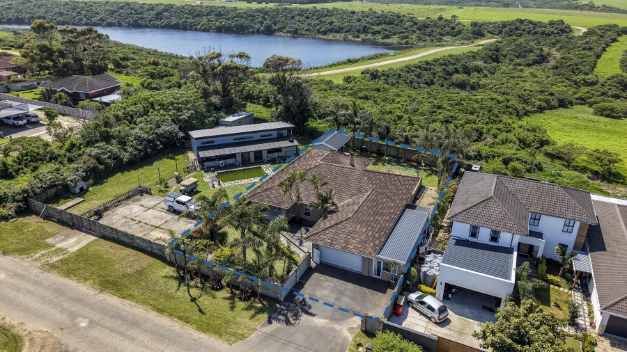 4 Bedroom Property for Sale in Sunrise On Sea Eastern Cape